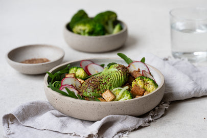 Sommer-Gemüse Bowl mit knusper Tofu