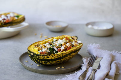 Gefüllter Spaghettikürbis mit Spinat und Champignons