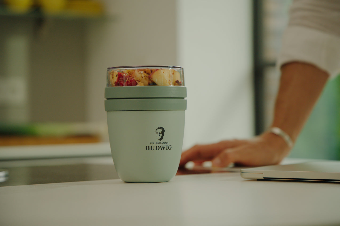 Dr. Budwig to go Becher Nordic Sage